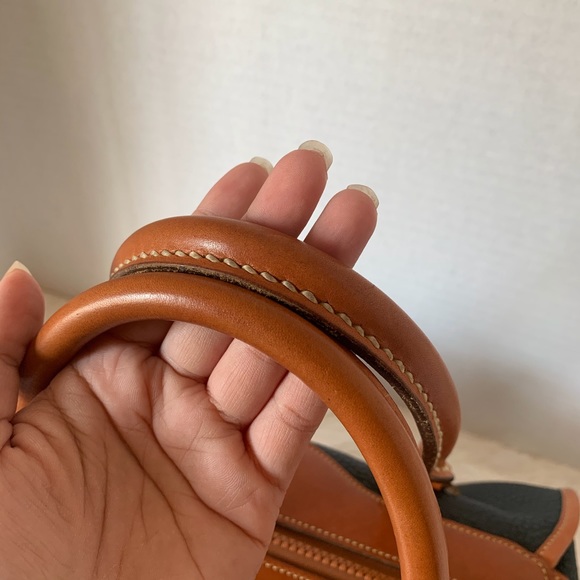 SOLD Vintage Dooney AWL Gladstone Satchel - Picture 16 of 16